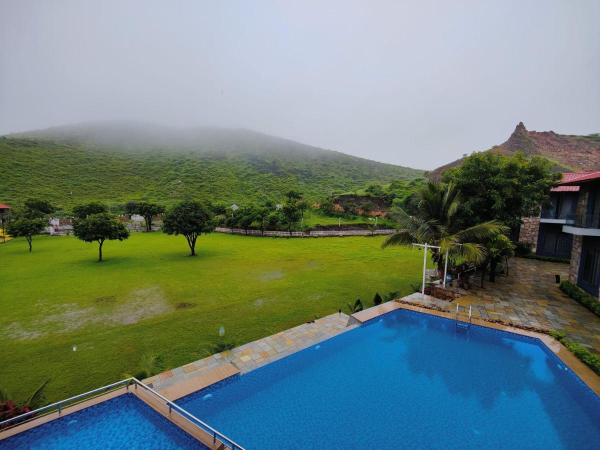The Divine Hills Resort Nāi Extérieur photo